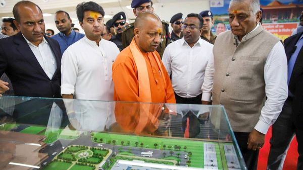 Yogi Adityanath: উত্তর প্রদেশে তৈরি হবে নতুন নয়ডা! কর্তৃপক্ষকে দ্রুত কাজ এগিয়ে নিয়ে যেতে নির্দেশ যোগীর