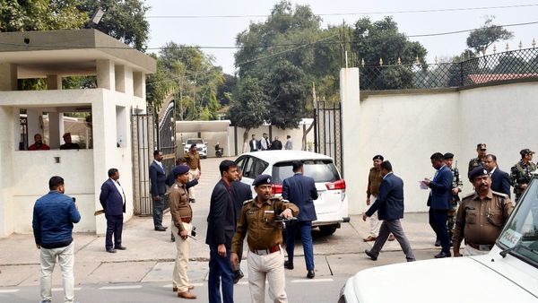 ইডির আধিকারিকদের বিরুদ্ধে এফআইআর হেমন্ত সোরেনের, জেরার মুখোমুখি ঝাড়খণ্ডের মুখ্যমন্ত্রী