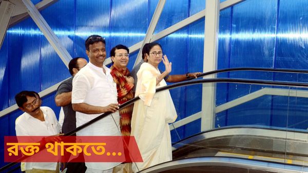 শেষ রক্তবিন্দু থাকতে দক্ষিণেশ্বর স্কাইওয়াক ভাঙব না! রেল এবং কেন্দ্রকে চরম হুঁশিয়ারি মমতার