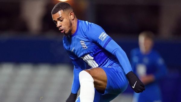 ইংল্যান্ডের ফুটবলে ফের বর্ণবিদ্বেষের কালো ছায়া, একই দিনে ঘটল দুটি ঘটনা, বিতর্ক তুঙ্গে