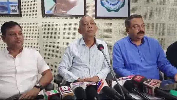 দাম কমছে না আলুর, শিলিগুড়িতে টাস্কফোর্সের সঙ্গে বৈঠকে মেয়র গৌতম দেব