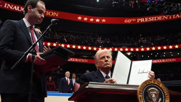 মার্কিন মুলুক থেকে নির্বাসিত হয়ে দেশে ফিরেছেন ব্রাজিলিয়ানরা, কিন্তু তাঁদের ভয়ঙ্কর অভিজ্ঞতাতে শিহরিত ব্রাজিল