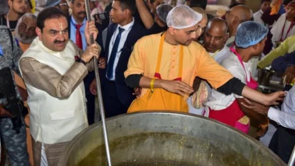 Maha Kumbh Mela: সেবা এবং মানবতার এক উজ্জ্বল দৃষ্টান্ত, কুম্ভ মেলায় আদানি-ইসকনের যৌথ উদ্যোগে মহাপ্রসাদ বিতরণ