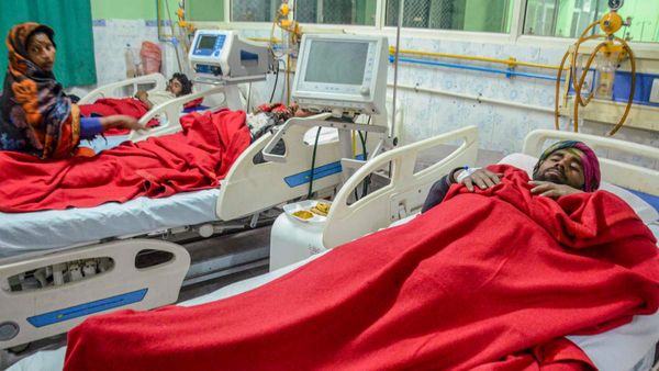 পুনেতে ‘গিলান বারে সিনড্রোম’-এর থাবা, একই দিনে আক্রান্ত ৩৫, অন্যদিকে ম্যাঙ্গালুরুতে মাথাচাড়া দিল ‘মাঙ্কিপক্স’