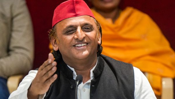 কুম্ভের ‘অব্যবস্থাপনা’ নিয়ে ফের যোগী সরকারকে কটাক্ষ অখিলেশ যাদবের, পাল্টা তুললেন বাজেট প্রসঙ্গও