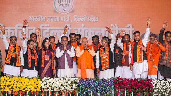 এক্সিট পোলের গণনা বলছে বিজেপির পাল্লা ভারী, সেই জন্যে দিল্লির সম্ভাব্য মুখ্যমন্ত্রীর তালিকাও তৈরি!