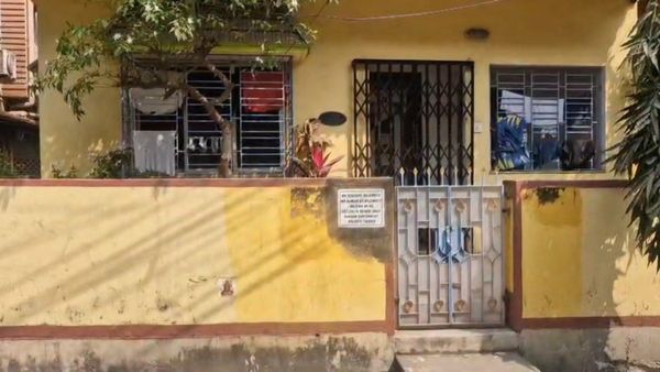 Dumdum: স্বামী শয্যাশায়ী, স্ত্রীর গলায় ছুরি ধরে সর্বস্ব লুঠ! সি আর অ্যাভিনিউয়ের ছায়া এবার দমদমে