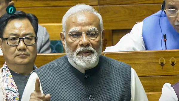 যারা রাষ্ট্রের বিরুদ্ধে যুদ্ধ ঘোষণা করে, তারা দেশের সংবিধান বুঝতে পারে না’: মোদী