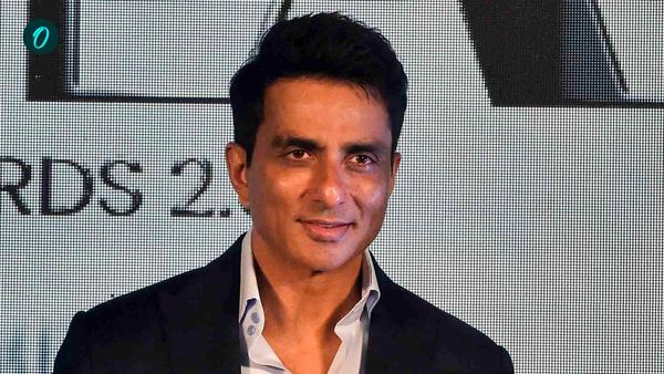 জালিয়াতি মামলায় সাক্ষ্য দিতে আসেননি, সোনু সুদের বিরুদ্ধে জারি গ্রেফতারি পরোয়ানা 