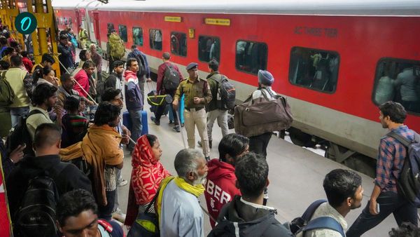 নয়াদিল্লি স্টেশনে এবার থেকে মিলবে না প্ল্যাটফর্ম টিকিট, এছাড়া প্রবেশেও এল নতুন নিয়ম