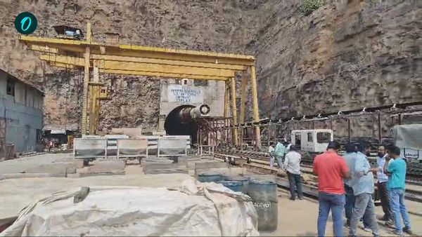 তেলেঙ্গানা সুড়ঙ্গ ধস কাণ্ডে শ্রমিকদের অবস্থান নিয়ে দ্বন্দ্ব বাড়ছে, উদ্ধারকাজেও তৈরি হচ্ছে বাধা