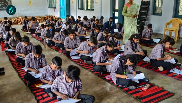 ভারতের ৩৬% স্কুলে ৫০ জনেরও কম পড়ুয়া রয়েছে, কোনও স্কুলে রয়েছে ১ বা ২ জন শিক্ষক, বলছে রিপোর্ট