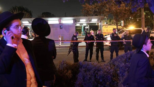 চাহিদা আকাশছোঁয়া, ঘাটতি জোগানে, মার্কিন মুলুকে এক লক্ষ ডিম চুরিতে হইচই