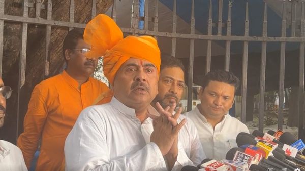 পুলিশমন্ত্রী হিসেবে ক'টা ঘটনায় ব্যবস্থা নিয়েছেন? সরস্বতী পুজোর প্রসঙ্গ তুলে ফের একবার মমতাকে তোপ শুভেন্দুর