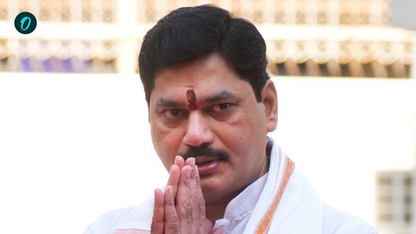 মহারাষ্ট্রের মন্ত্রী পদ থেকে ইস্তফা দিলেন ধনঞ্জয় মুন্ডে, ইস্তফাপত্র গ্রহণ মুখ্যমন্ত্রীর