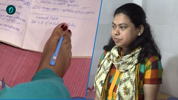 Women's Day 2025: জন্ম থেকেই প্রতিবন্ধী! হাত নয়, পা দিয়েই পড়াশোনা করেন কল্যাণীর সরস্বতী