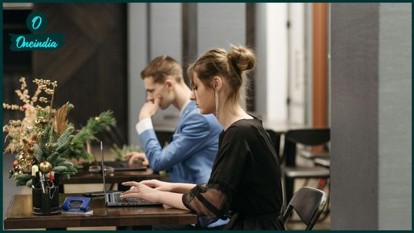 অফিসের ডেস্কে এই গাছগুলি রাখলে অর্থ সঙ্কট নিশ্চিত, আপনি রাখছেন না তো?