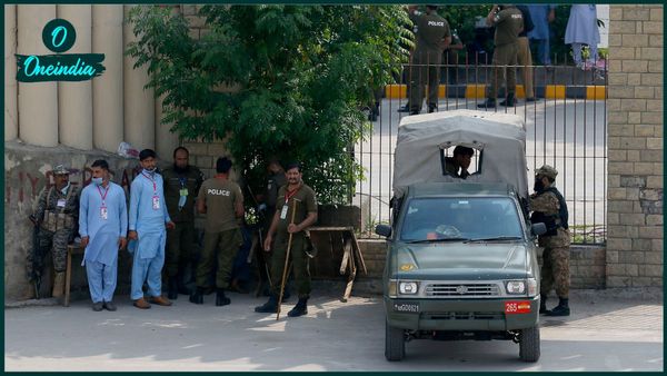 Pakistan: সেনা কনভয়ে ভয়াবহ আত্মঘাতী জঙ্গি হামলা, ৯০ জওয়ানের মৃত্যু! চূড়ান্ত সংকটে প্রতিবেশী পাকিস্তান