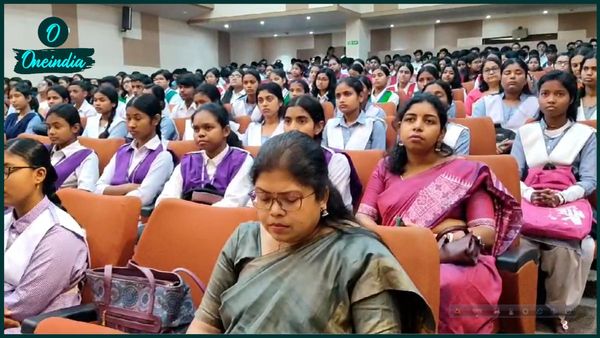 উচ্চ মাধ্যমিকের পর কোন বিষয়ে পড়বেন? চাকরির সম্ভাবনা কোথায় বেশি! নয়া 'লিঙ্ক' দিল মমতার প্রশাসন