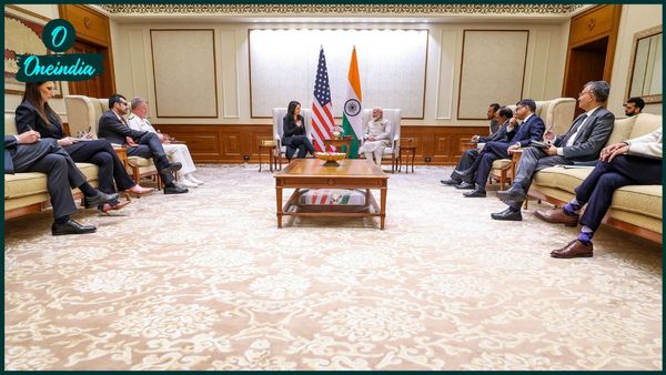 তুলসী গ্যাবার্ডের সঙ্গে দেখা করলেন মোদী, উপহার স্বরূপ দিলেন মহাকুম্ভের পবিত্র গঙ্গা জল