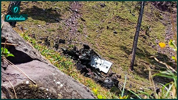 কাশ্মীরের উত্তেজিত পরিস্থিতির মাঝেই সেনাদের ভ্যান পড়ল খাদে