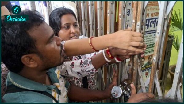 SSC Scam: রাতভর অবস্থানে চাকরিহারা শিক্ষকরা; পুলিশের লাঠি-লাথির পর এবার জোড়া FIR দায়ের