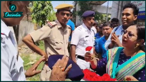 SSC Scam: লাঠিচার্জের তদন্ত করবেন লাথি মারা পুলিশ! বৃষ্টি মাথায় রাতভর অনশন শিক্ষকদের, সকালে পুলিশকে গোলাপ