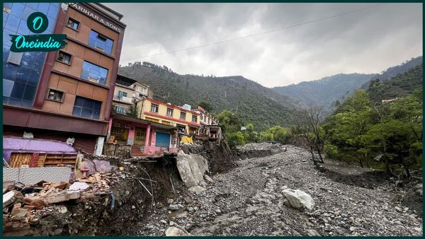 মেঘভাঙা বৃষ্টি, ভূমিধসে ভয়াবহ অবস্থা জম্মু-কাশ্মীরের, বন্ধ সড়ক, নেই বিদ্যুৎও