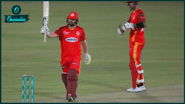 IPL vs PSL: আইপিএলের পাশে ভিখারির দশা পিএসএলের! হেয়ার ড্রায়ার আর বাইক নিয়ে মাতামাতিতে মিমের ঝড়