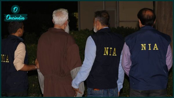 ১৬ টা বছর, বদলেছে শরীর, মুখে এসেছে সাদা দাড়ি! বন্দি রানাকে ওই খয়েরি পোশাকেই ভারতে নিয়ে এল NIA