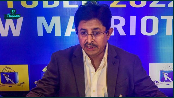 IPL 2025:  পিচ নিয়ে বিতর্কিত মন্তব্য, দুই ধারাভাষ্যকারের বিরুদ্ধে বিসিসিআইকে চিঠি সিএবির