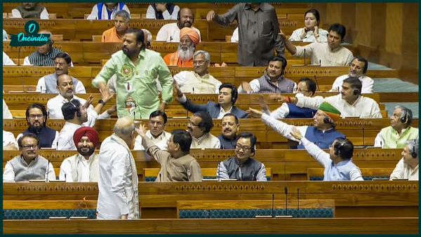 Waqf Amendment Bill: ওয়াকফ বিল নিয়ে তুমুল শাসক-বিরোধী তরজা, যুক্তি-পাল্টা যুক্তিতে সরগরম সংসদ