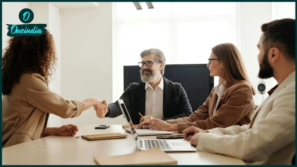 সূর্য ও চন্দ্রের যুতিতে তৈরি হচ্ছে এই শুভ যোগ, ব্যবসায় ছক্কা হাঁকাবেন কারা