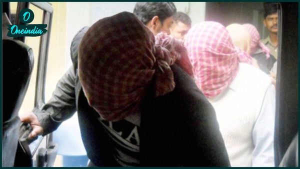 করাচির লাইসেন্স, মধ্যমগ্রাম-নৈহাটির জোড়া ভোটার কার্ড! পাসপোর্ট কাণ্ডে IB-র নজরে বিরাটি থেকে ধৃত পাকিস্তানি