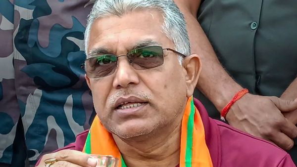 চাকরিহারা শিক্ষকদের আন্দোলন প্রসঙ্গে মমতা-অভিষেককে বিঁধলেন দিলীপ