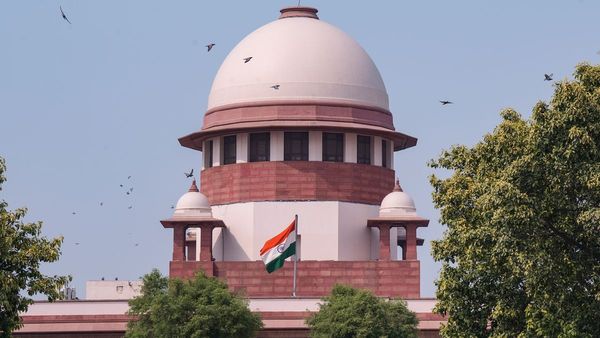 DA Case: শুক্রবারই কি ডিএ মামলায় ভালো কিছু হবে? আশায় বুক বাঁধছেন সরকারি কর্মচারীরা