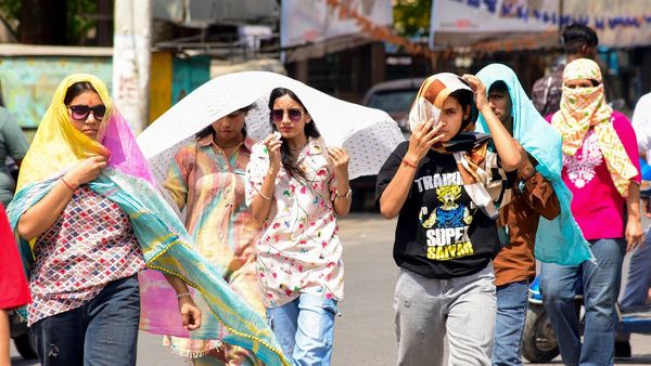 Weather Report: বাংলায় কামব্যাক করছে তীব্র গরম, কোথায় পৌঁছবে তাপমাত্রা? কোন কোন জেলায় হতে পারে বৃষ্টি?