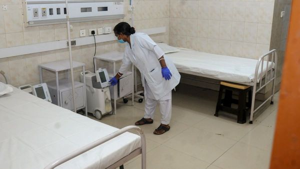 সারা দেশে করোনা আক্রান্ত ২৭০০ ছাড়িয়েছে, ফের যেকোনও পরিস্থিতি মোকাবিলায় তৈরি কেন্দ্র