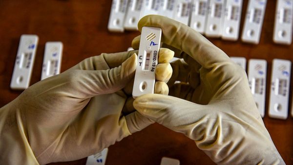 Corona: ভারতে ফের করোনার দাপাদাপি! লাফিয়ে বাড়ছে আক্রান্তের সংখ্যা, কতটা ভয়াবহ পরিস্থিতি?