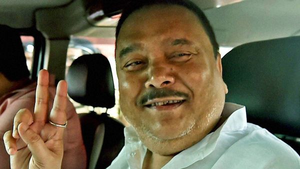 KSTC প্রভিডেন্ট ফান্ড না মেটানো নিয়ে মামলা, মদন মিত্রকে তলব কলকাতা হাইকোর্টের
