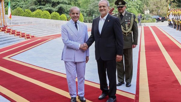 ভারতের আপত্তি সত্ত্বেও পাকিস্তানকে আর্থিক সহায়তা প্যাকেজ অনুমোদন এডিবি-র