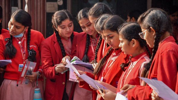 CBSE: ২০২৬ সাল থেকে দশম শ্রেণির বোর্ড পরীক্ষা বছরে দু'বার, শিক্ষার্থীরা পাবে সেরা ফল ধরে রাখার সুযোগ