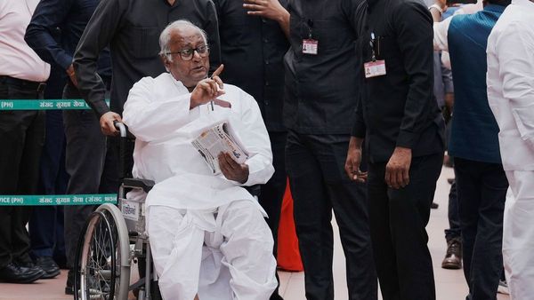 Saugata Roy: ফের হাসপাতালে ভর্তি হলেন সৌগত রায়, উদ্বেগে পরিবার-শুভানুধ্যায়ীরা