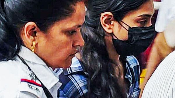 'বাক স্বাধীনতার অর্থ অন্যকে আঘাত নয়', শর্মিষ্ঠা পানোলির জামিন খারিজ কলকাতা হাইকোর্টে