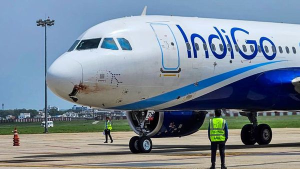 Indigo: এবার 'মে ডে' ঘোষণা ইন্ডিগো পাইলটের, চেন্নাইয়ের বদলে বেঙ্গালুরুতে জরুরি অবতরণ বিমানের