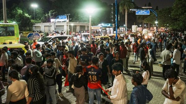 Bengaluru Stampede: বেঙ্গালুরুতে আরসিবির সেলিব্রেশনে কেন ঘটল এমন মর্মান্তিক ঘটনা? উঠে এল কোন কোন কারণ