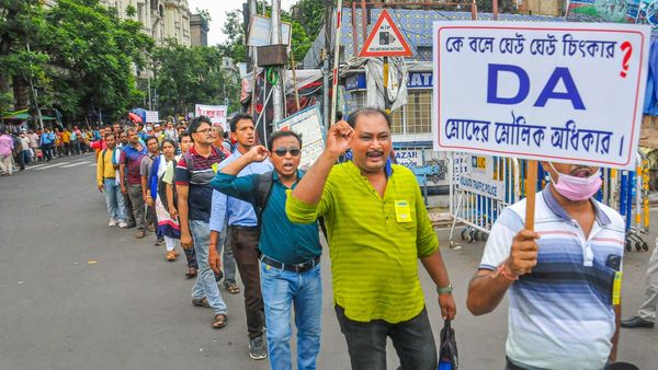 DA Case: ভাঁড়ে মা ভবানী, দোসর কেন্দ্রীয় বঞ্চনা, ডিএ দিতে ফের সময় চেয়ে সুপ্রিম কোর্টে আবেদন রাজ্যের