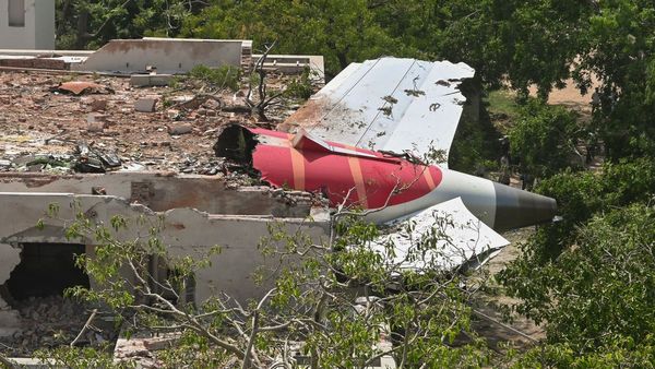 Air India: ব্ল্যাক বক্সের ডেটা ডাউনলোড হয়েছে, চলছে তদন্ত, এয়ার ইন্ডিয়ার বিমানের ভেঙে পড়ার রহস্য কবে সামনে আসবে?