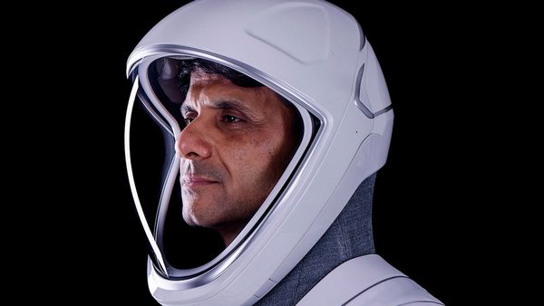 Axiom-4 Mission: মহাকাশে আইএসএসে পৌঁছে গেলেন শুভাংশু, প্রথম ভারতীয় হিসাবে গড়লেন নয়া ইতিহাস