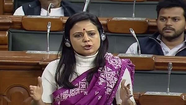 Mahua Moitra: বিয়ে করে হইচই ফেলে দিলেন তৃণমূল সাংসদ মহুয়া মৈত্র, পাত্রটি কে?